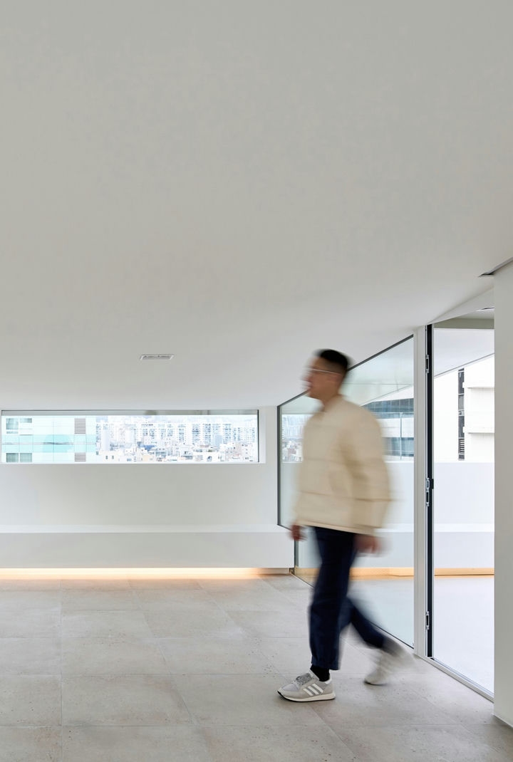 Mobile 메인 이미지 0